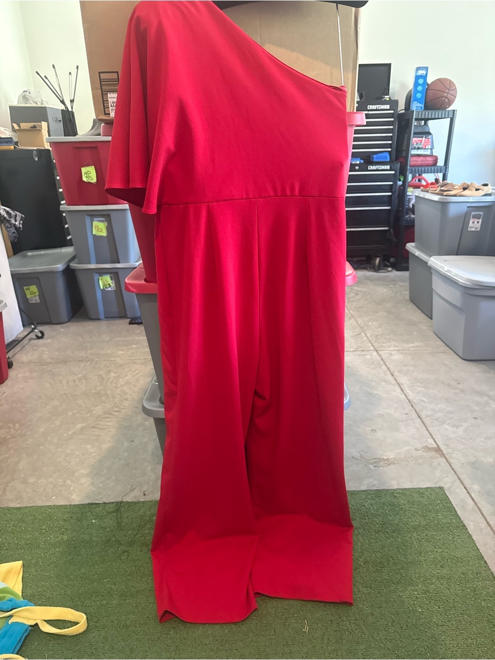 One-Shoulder Red Jumpsuit m50